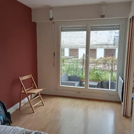 11e Apartman Párizs